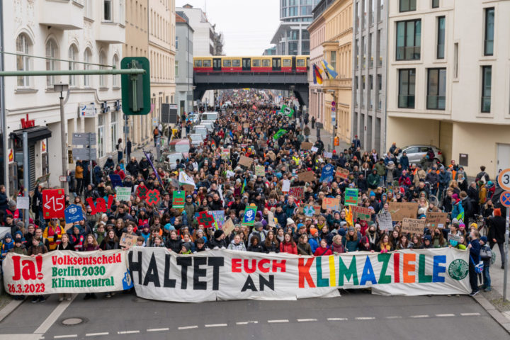 Pressemitteilung: 18.000 Menschen in Berlin ++ Globaler Klimastreik erfolgreich!